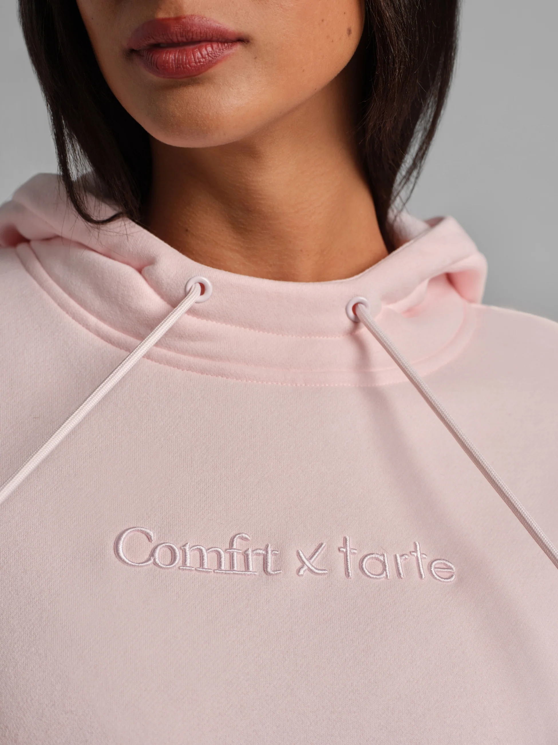 Comfrt x tarte Airplane Mode Travel Hoodie - Image 22