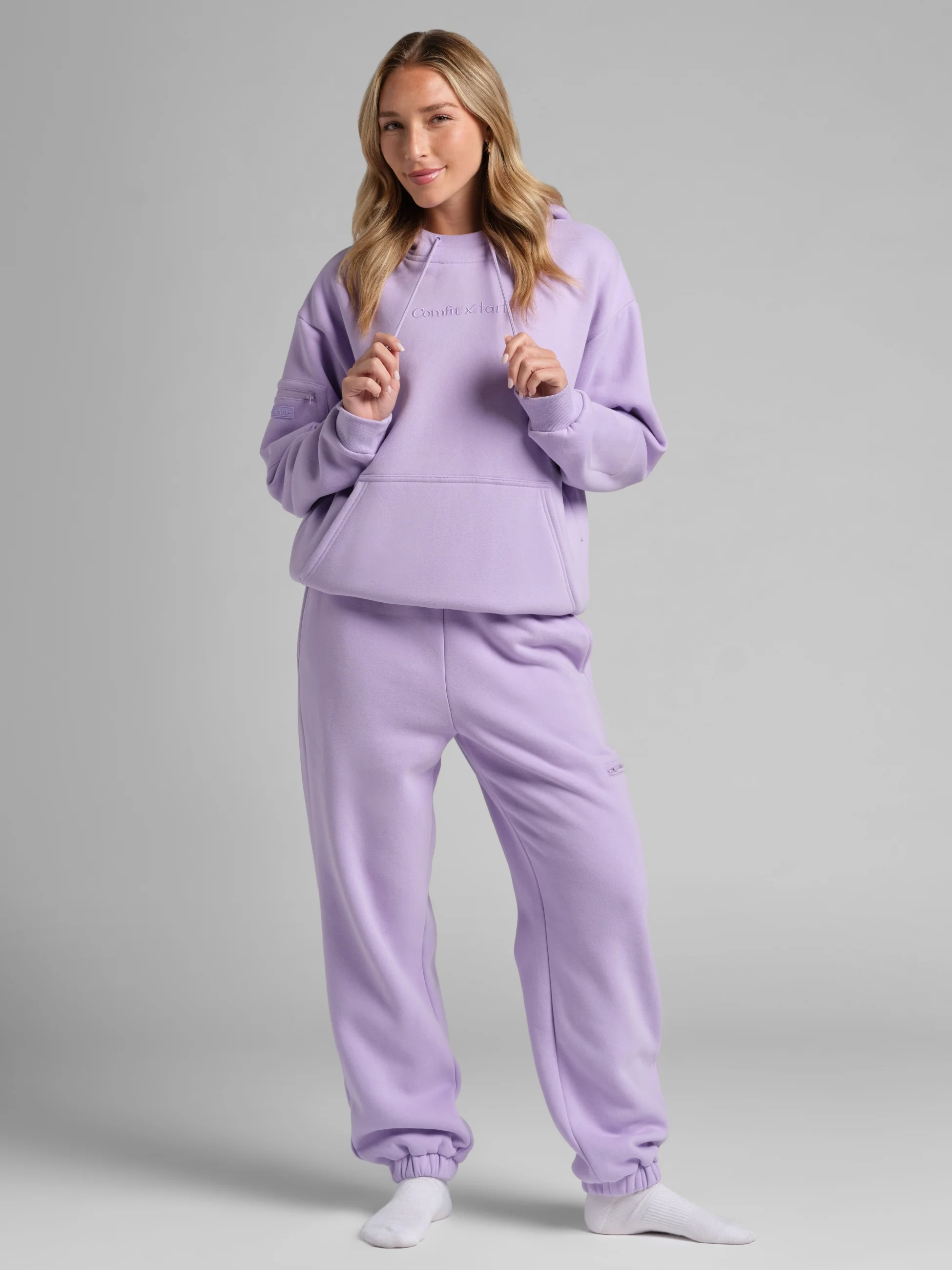 Comfrt x tarte Airplane Mode Travel Hoodie - Image 4