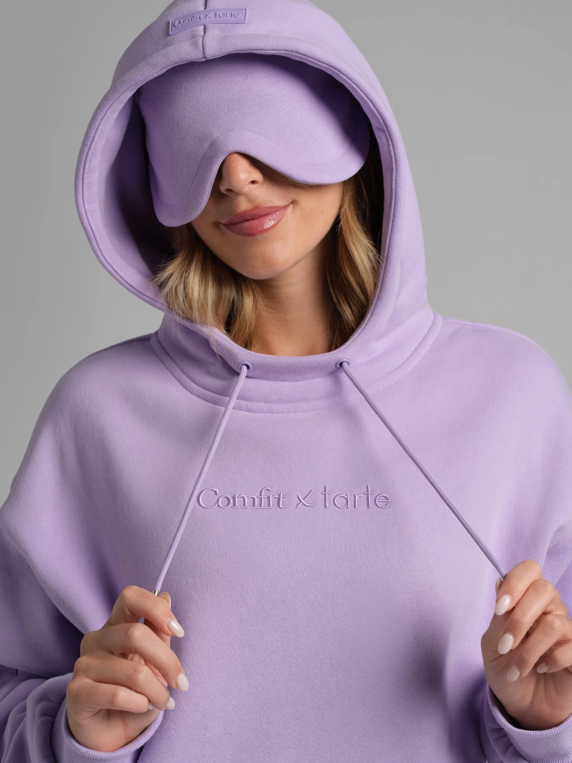 Comfrt x tarte Airplane Mode Travel Hoodie - Image 7