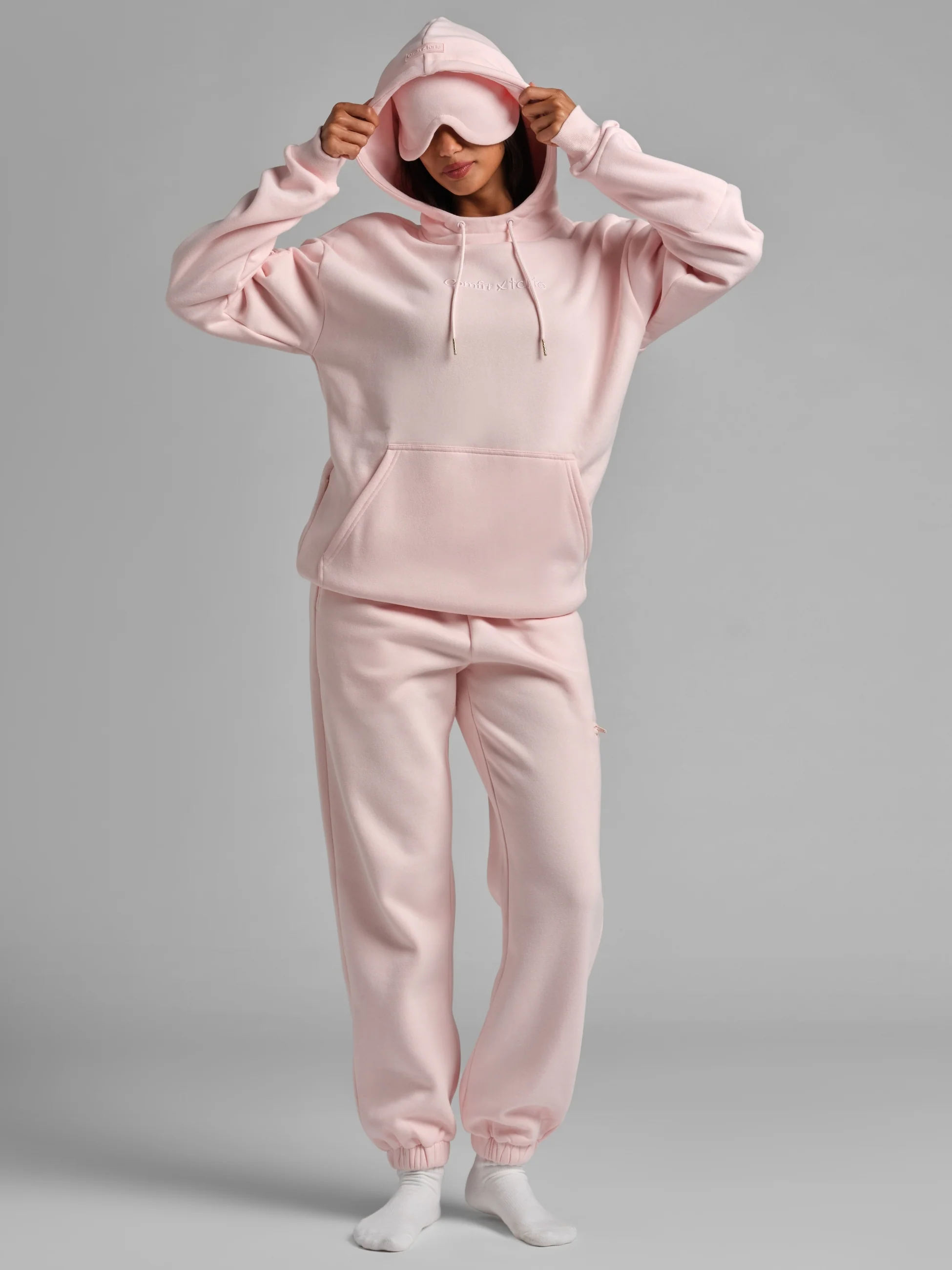 Comfrt x tarte Airplane Mode Travel Sweatpants - Image 14