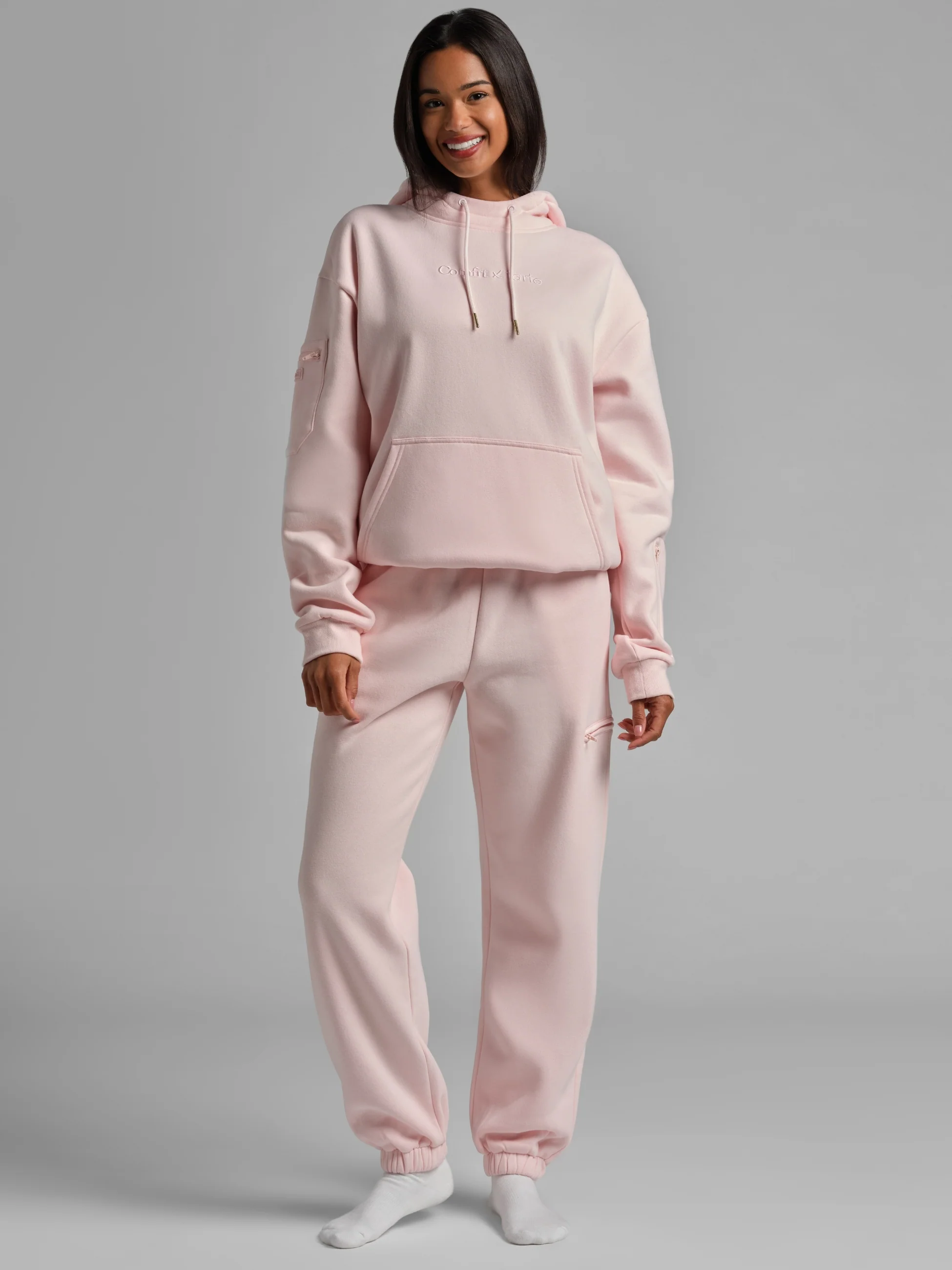 Comfrt x tarte Airplane Mode Travel Sweatpants - Image 18