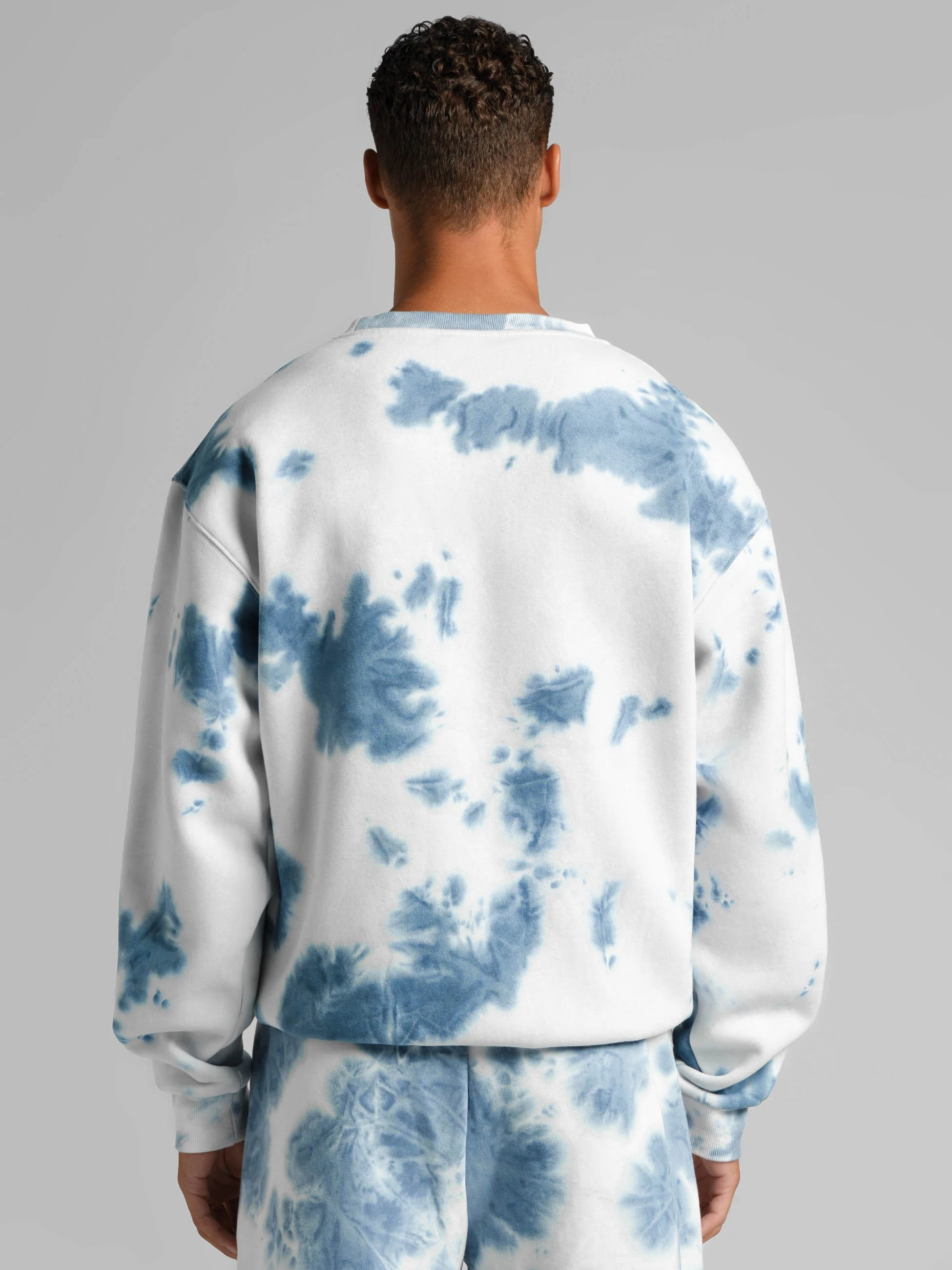 Minimalist Crew - Image 27