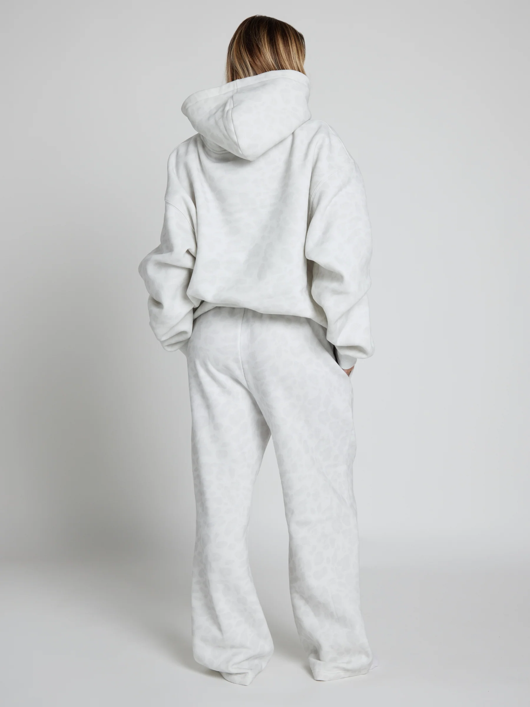 Minimalist Straight Leg Sweatpants - Image 28