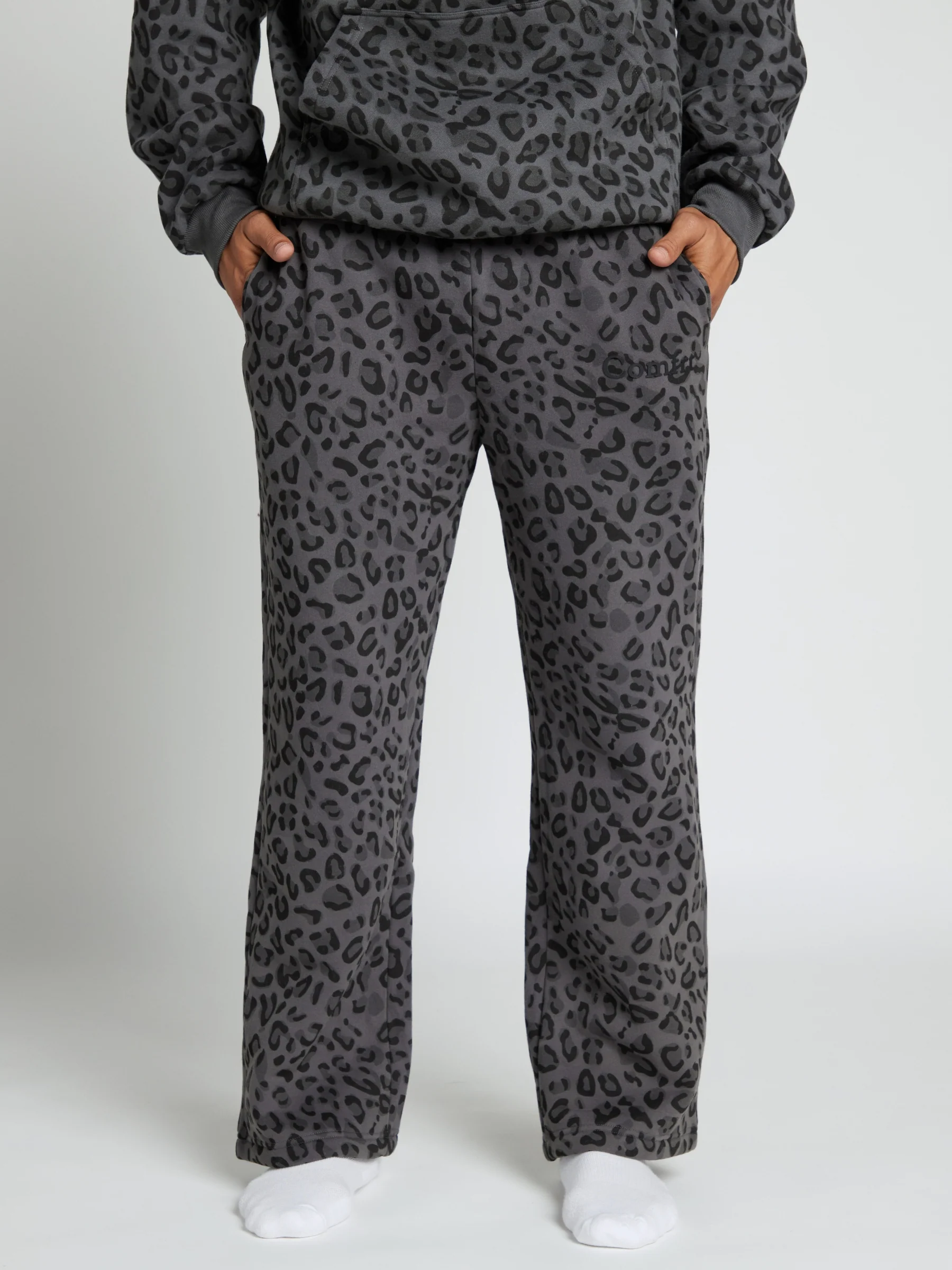Minimalist Straight Leg Sweatpants - Image 30