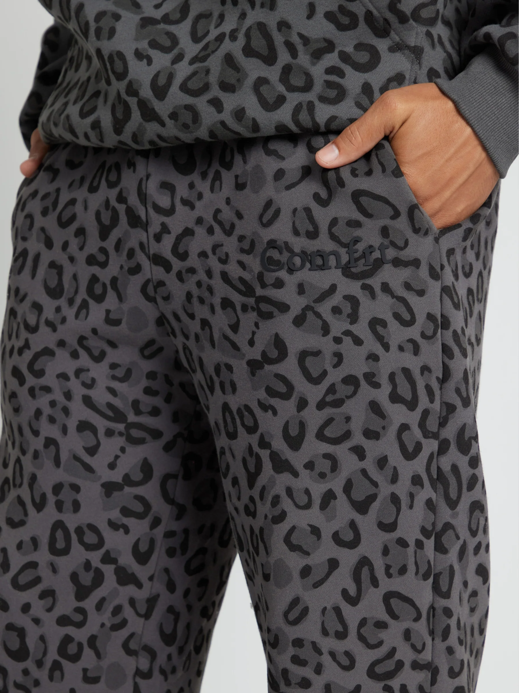 Minimalist Straight Leg Sweatpants - Image 32