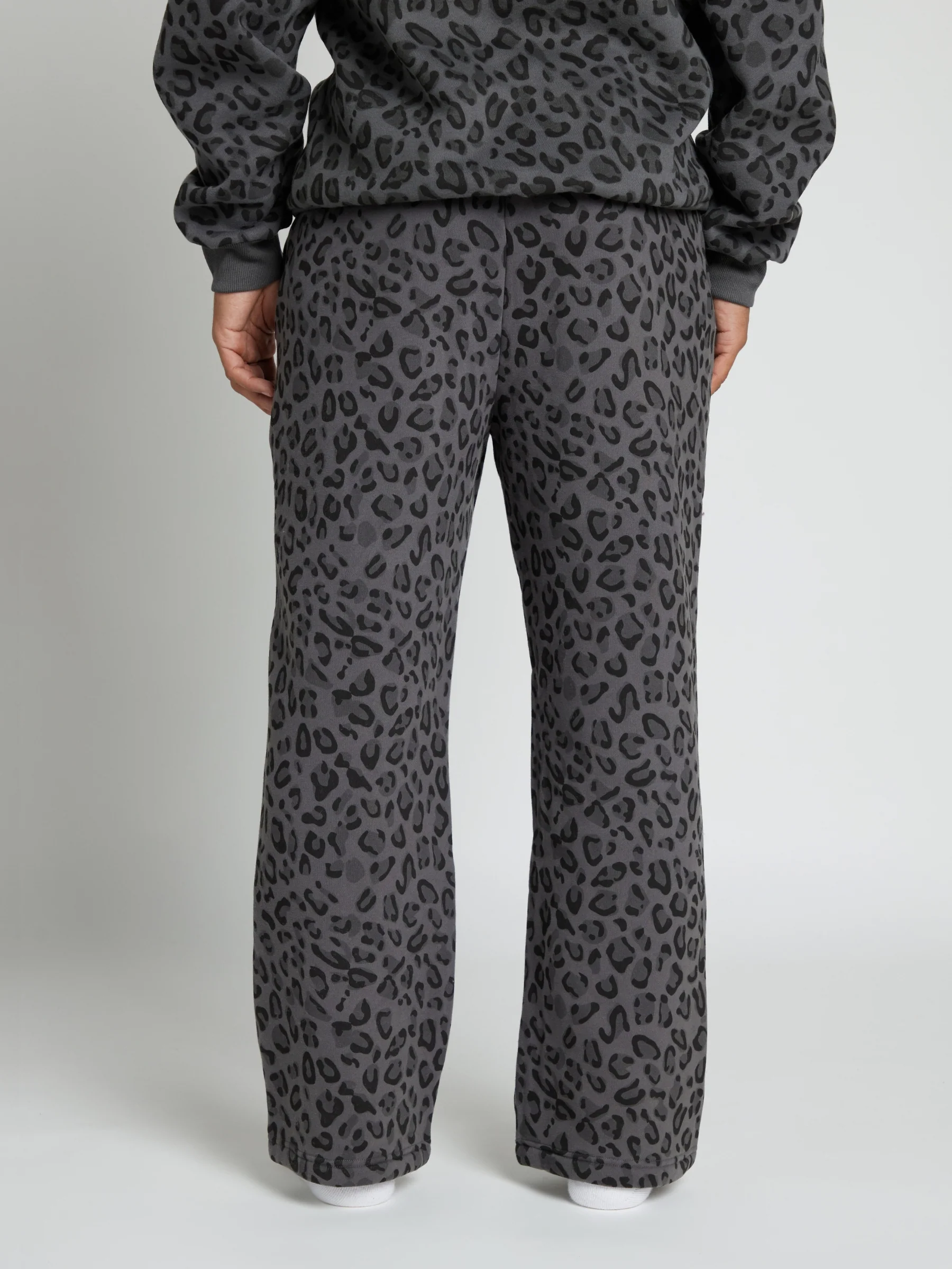 Minimalist Straight Leg Sweatpants - Image 34