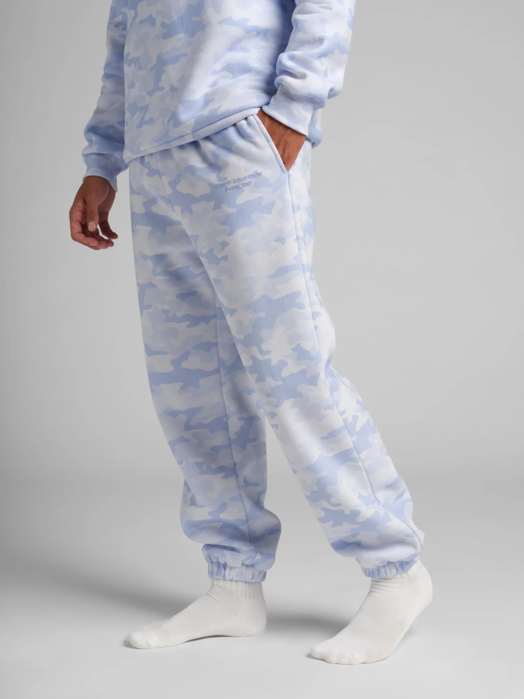 Camo Sweatpants - Image 57